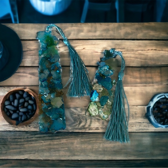 Beautiful handmade resin bookmark set. - Picture 1 of 2